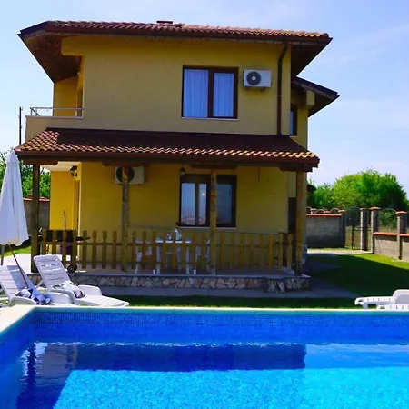 делфин - Delfin *